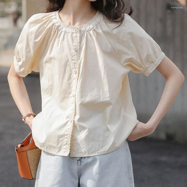 Blusas de mujer Vintage estilo francés plisado cuello redondo Puff manga corta camisas de un solo pecho adornos de encaje mujeres elegantes blusas sueltas