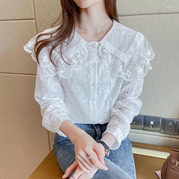 Blusas de mujer Cuello de muñeca blanco Camisa de encaje de manga larga Bordado Hueco Gancho Flor Primavera y verano Tops finos Blusa de algodón para niña