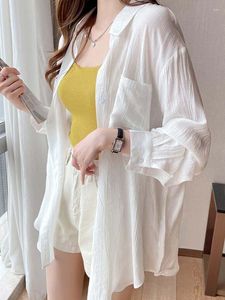 Blouses Femmes Chemise en soie de glace blanche Femmes Mode coréenne Casual Sunscreen Cardigan Dames Été Manches longues Protection solaire Thin Tops