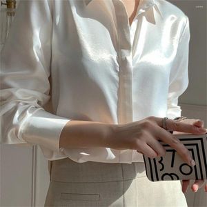 Blouses Femmes Blanc Imitation Satin Chemises Pour Femmes Coréen Élégant Col Rabattu Soie Bureau Dame Blouse Boutons Solides Chemise Printemps