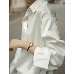 Blouses pour femmes Blanc Ablème en vrac à manches longues Sentille de conception à petite taille de style Hong Kong