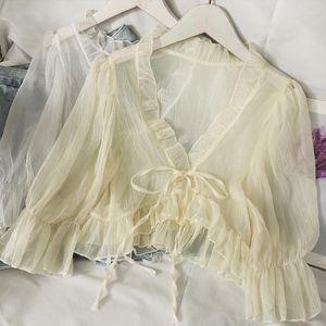 Blusas de mujer, blusa de chifón transparente para mujer, cárdigans blancos para cubrir la playa de verano, blusas sueltas informales recortadas con lazo y volantes en la parte delantera