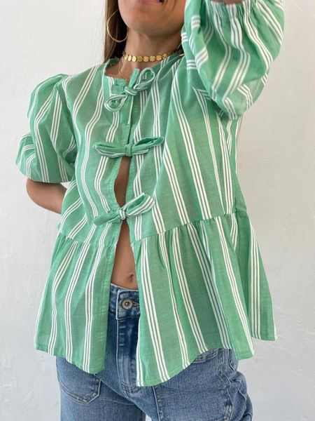 Blouses pour femmes Tie à cravate Front Shirt Peplum Y2K Puffle Babydoll Blouse Blouse Tops Summer Migne Ruffle Hem Bow