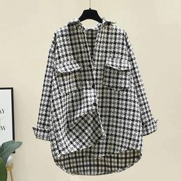 Blouses voor dames wollen plaid verdikte shirt jas veer en herfst Koreaanse stijl losse plus size elegante casual top uit het midden van de lengte