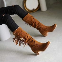 Bottes pour femmes Designers Grand Automne Hiver Talon épais Moyen Frangé Rivet Designers Décoratifs Givrés