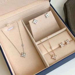 Dames merk designer ketting luxe V kristal agaat hanger ketting hoge kwaliteit vier blad bloem 18k gouden ketting sieraden
