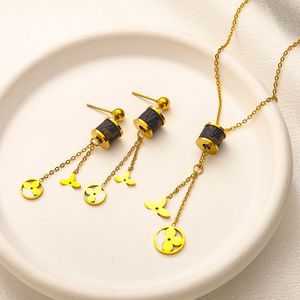 Damesontwerper oorbellen ketting 18k vergulde kristal geometrische roestvrijstalen oorbellen ketting set bruiloftsfeestje sieraden accessoires