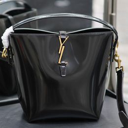 Bucket Bak voor dames High Fashion Glossy Paint Underarm Tassen Kwaliteit Echt lederen kalfsleer met draagbare forens Luxe handtassen