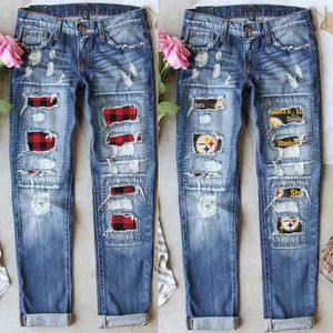 Lange, casual denim jeans voor dames met gescheurde patchwork-buffelprint, regular fit en gaten