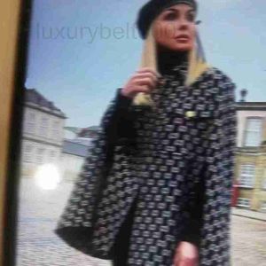 Cape Designer Femme Cape Boutique Femme Trench-Coat Tunique À Capuche Vestes À Manches Longues Vêtement D'hiver Manteaux Tempent Survêtement Châle Pardessus De Noël VPZ