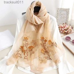 Dames Cape Fashion Zijden Sjaal Dames Bloemen Borduren Pashmina Sjaals Hijab sjaal Foulard Sjaals Wraps Zachte Wol Stola L230920