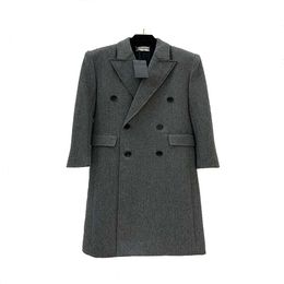 Abrigo de mujer Otoño e Invierno nuevo abrigo largo clásico de lana pura cintura delgada chaqueta de traje de doble botonadura con broche