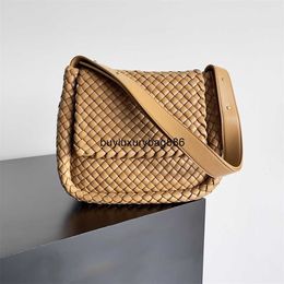 Bolsa de ombro de calçada feminina botteg venetas sacos de luxo 2024 novo 26cm pele carneiro dupla camada tecido bolsa de ombro portátil hboi