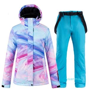 Terno de neve colorido feminino usar roupas de snowboard trajes à prova dwaterproof água jaqueta de esqui ao ar livre cinta calças babadores moda inverno