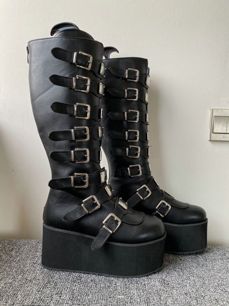 Boots de cosplay femenino High Boots Invierno de cuero Long Tube Boot Punk Gothic Classic Black High Heel Zapatos Altilla de rodilla para chicas zapatos