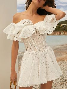 Vestido de fiesta de playa sexy con cintura delgada y hombros descubiertos con volantes calados y bordado de algodón para mujer SML