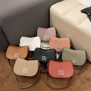 Bandoulière polyvalente pour femmes Automne et hiver Nouveau petit sac à bandoulière carré haut de gamme sous les bras 2024 78% de réduction sur le magasin en gros