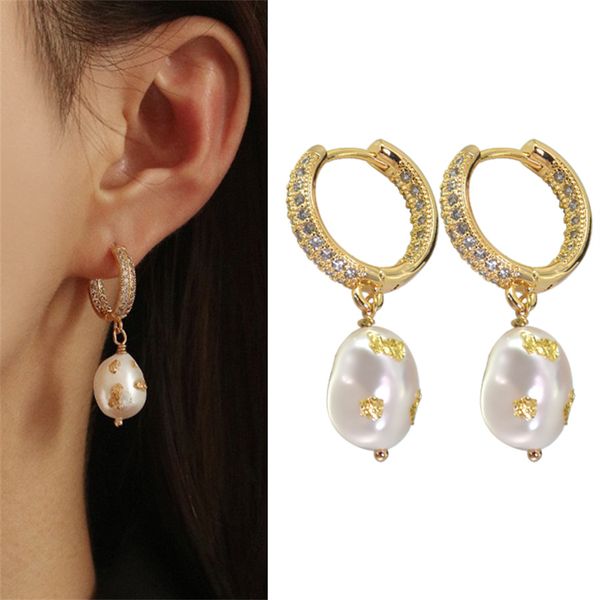 Boucles d'oreilles mode pour femmes en pierre de cristal Zircon or perle accessoire petit exquis magnifiquement conçu boucles d'oreilles pendantes cadeau rétro designer populaire luxe fille