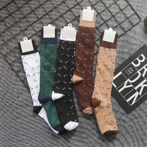 Chaussettes de styliste en coton pour femmes, longueur aux genoux, lettres brodées, marques respirantes, bas décontractés, automne hiver