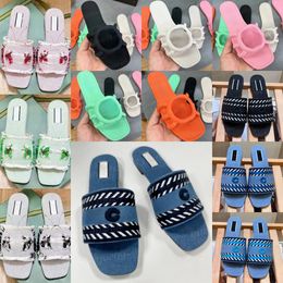 Designer pour femmes pantoufles denim avec des lettres Vocation d'été Vocation été Macaron Flat Botton Slippers Chaussures de marque de luxe 27134 27073 26668