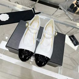 Chaussures élégantes de créateur de femmes Mary Jane Socle Single Locs en cuir plat