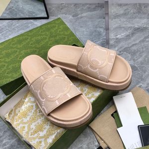 Sandales plates design pour femmes pantoufles lettre de mode dames chaussures habillées plate-forme en cuir boucle en métal tongs de gelée de luxe grande taille 35- 42 avec boîte