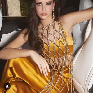 Vestido tejido a mano de diseñador de mujeres con oro femenino de diamante