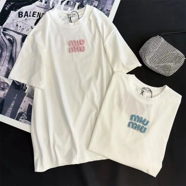 Diseñador de mujer Femenina pesada industria de uñas Camiseta de diamantes de agua 2024 Summer cepillado T Versátil Fulta rosa mangas cortas