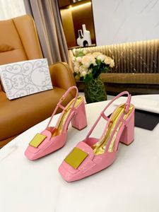 Damesontwerper Sandalen Mode Kwaliteit Hardware Buckle Leather High Heel Luxe Sexy Party Ballet Shoes Heel 9cm maat 35-43