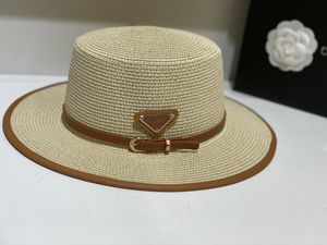 Sombrero de paja de diseñador para mujer, protección solar plana para la playa de verano, visera triangular para hombres y mujeres de alta calidad