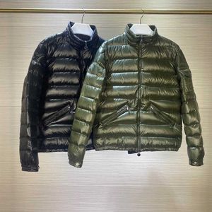 Parkas en duvet pour femmes 2023 automne hiver hommes mode doudounes zippées 90% duvet de canard blanc chaud homme classique décontracté épaulette mince manteaux vert noir HKD230725