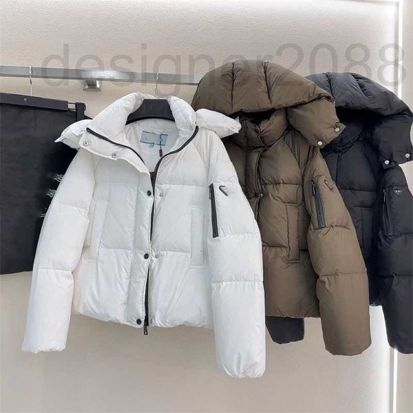 Parkas de plumón para mujer, diseñador de otoño/invierno 2023, nuevo abrigo triangular de Metal para ir al trabajo, plumón de ganso blanco, corta con capucha, abrigo de pan WB5S 2023