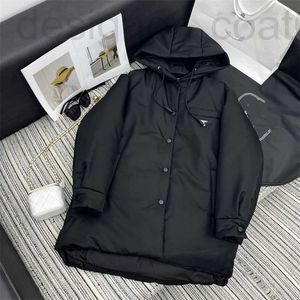 Parkas en duvet pour femmes designer 2023 Nouveau Nanyou PRA Poche triangulaire inversée décorée avec un profil chaud d'oie Manteau à manches longues à capuche YVJ9