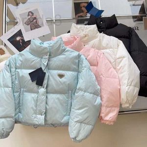 Parkas en duvet pour femmes Veste en coton design Triangle doré étiquette led manche détachable Épais coupe-vent chaud pour dame Slim Vestes Outwears d'hiver VGXU