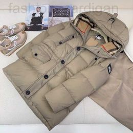 Femmes Down Parkas Designer Puffer Manteau Femme Vestes Hiver Fashion Designer Manteaux Classique Dépouillé À Capuchon Puff Veste Survêtement S-L 23fw BRAR