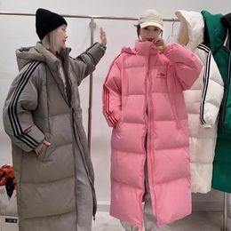 Parkas de plumón para mujer Abrigo largo de algodón rosa Versión coreana de invierno para mujer Abrigo con capucha por encima de la rodilla versátil informal de moda gruesa 231115
