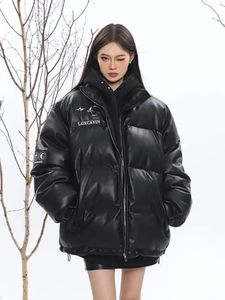 Parkas de plumón para mujer, chaqueta acolchada de algodón y cuero PU de diseño de invierno, versión coreana para mujer, cuello alto grueso, moda de pan 221205
