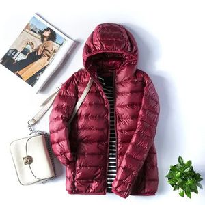 Parkas en duvet pour femmes, doudoune fine en canard blanc, vestes ultralégères, manteaux chauds d'automne et d'hiver 6XL 7XL 8XL, vêtements d'extérieur portables 231005