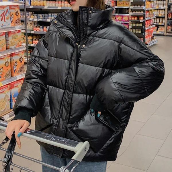 Chaqueta de invierno de plumón para mujer, abrigo acolchado de algodón 2023 de estilo coreano, tejido liso, suelto, sólido corto, informal, a la moda, con pan de burbujas