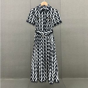 Robe de la mode féminine Marque de mode européenne Lettre en noir et blanc