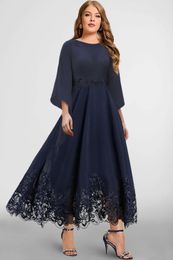 Robe pour femme grande taille semi-formelle bleu marine élégante décontractée plissée Aline en mousseline de soie couture en dentelle manches 34 tunique robe longue 240124