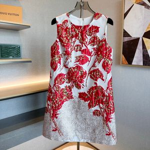 Vestidos de mujer marca de moda europea cuello redondo sin mangas hilo dorado mini vestido bordado floral rojo