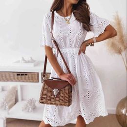 Women's geborduurde korte mouwen strand mini-jurk ronde hals holle jurk zomer witte vintage korte jurk vestido 210514