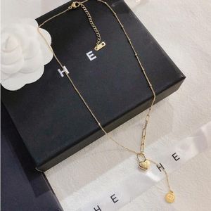 Collier pendentif amour exclusif pour femmes collier de créateur de luxe classique accessoires de bijoux haut de gamme marque de mode populaire cadeau exquis X322