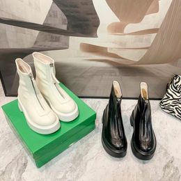 Bottes de mode pour femmes noir blanc fermeture éclair chaussures de créateur haut en cuir chaussures martin chaussures de plate-forme classique de luxe talon épais fond antidérapant extérieur chaud bout rond