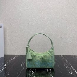 Poche de clochard classique de créateur de mode pour femmes avec portefeuille de sac à main en diamant nouveau sac sous les bras classique de couleur unie avec la plus belle boîte