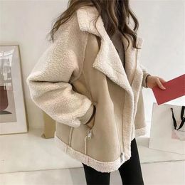 Fourrure de femme 2023 hiver épaissi chaud cuir laine manteau d'agneau intégré femmes lâche polyvalent daim polaire haut vêtements de moto