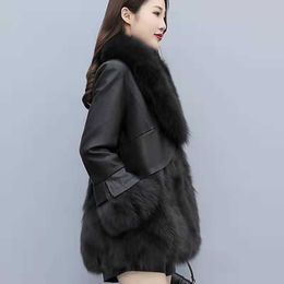 Manteau de fourrure en fausse fourrure pour femmes hiver nouveau mi-long cheveux de renard édition coréenne manteau de fourrure épissé en cuir Pu pour les femmes