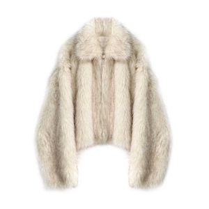 Fourrure pour femme Fausse fourrure de haute qualité Veste en fourrure de renard Automne et hiver Style court Nouvelle peluche haut de gamme Fourrure respectueuse de l'environnement pour les femmes