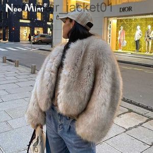 Piel de mujer Piel sintética Icónica Calle Semana de la moda Marca de lujo Gardient Recortada Abrigo de piel sintética Mujeres Invierno 2023 Hot Cool Girls Fluffy Chaqueta de piel corta J230921